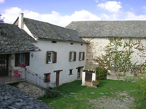 CAMPING-GITES de la BORIE BASSE, Gîte dans le Cantal